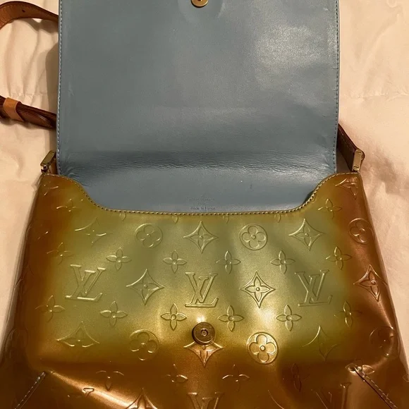 Louis Vuitton Gold Shoulder Bag - Picture 9 of 9